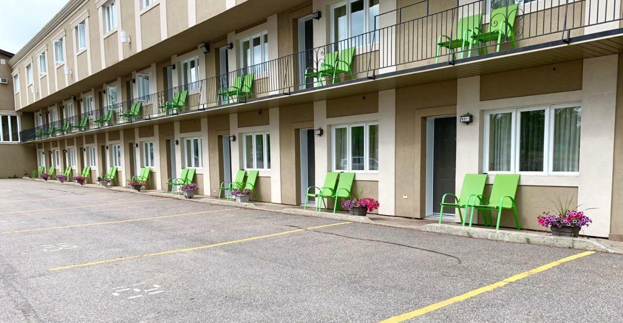 Quality Inn Mont-Laurier Exterior photo